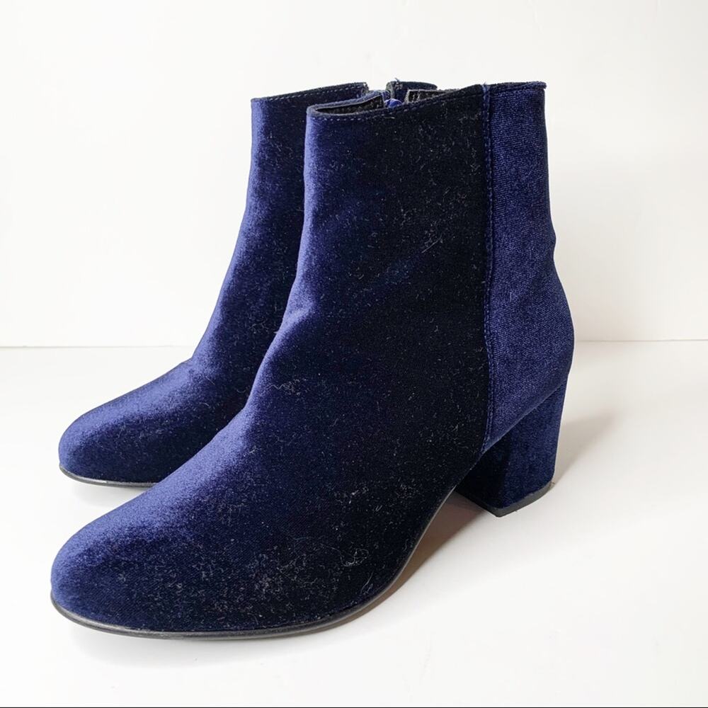 SZ 7.5 Steve Madden Blue Plush Velvet Booties Ankle Boots
